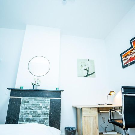 Chambre R1 Avec Salle De Bain Partagee Pres De L'Hopital De La Citadelle A Λιέγη Εξωτερικό φωτογραφία