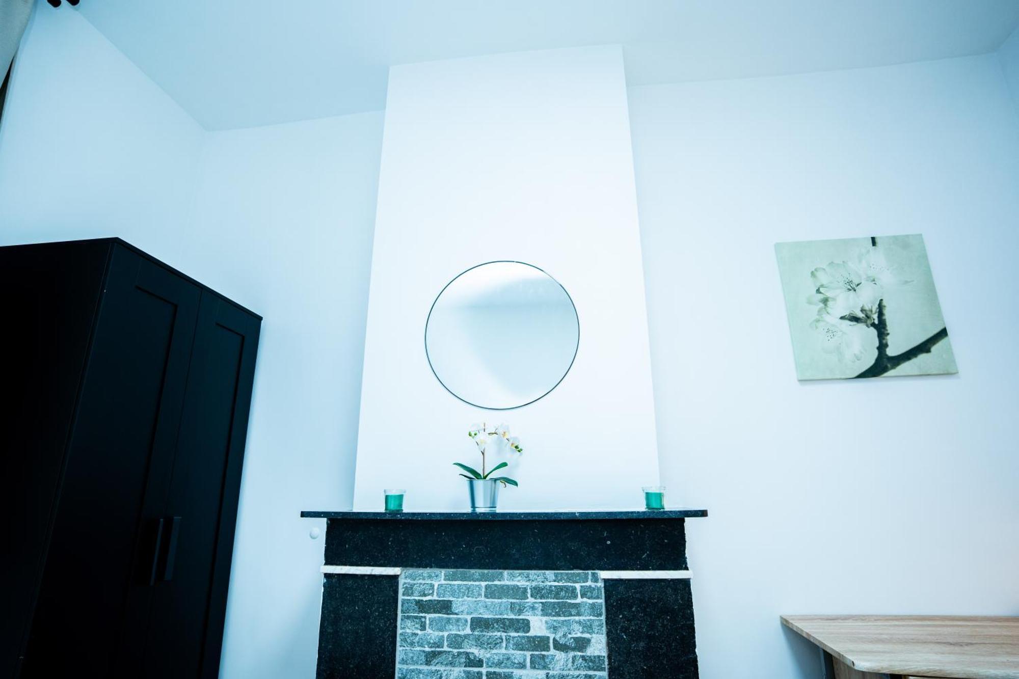 Chambre R1 Avec Salle De Bain Partagee Pres De L'Hopital De La Citadelle A Λιέγη Εξωτερικό φωτογραφία