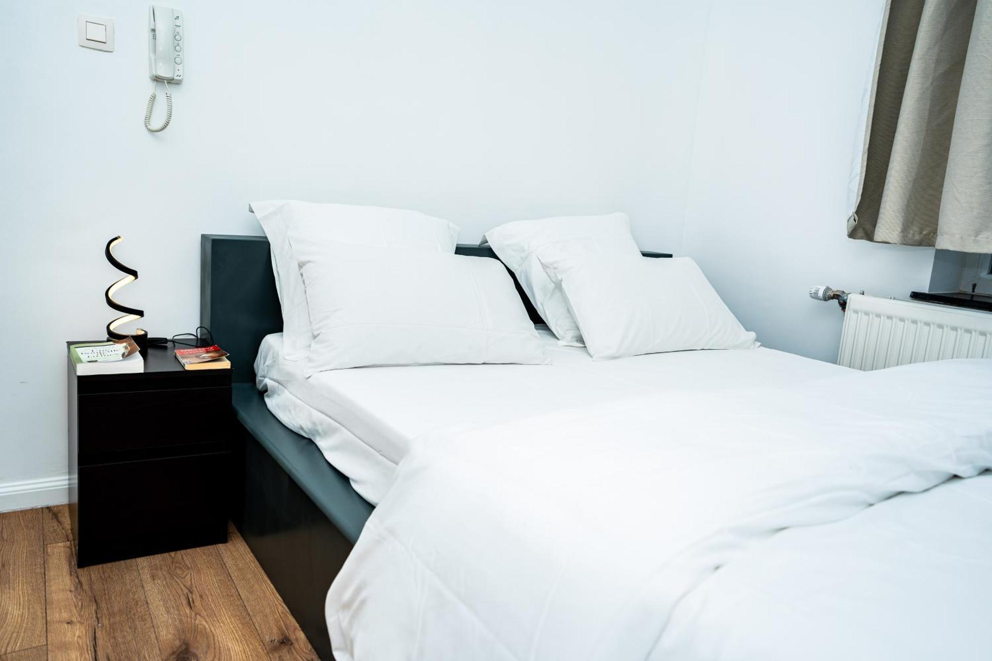 Chambre R1 Avec Salle De Bain Partagee Pres De L'Hopital De La Citadelle A Λιέγη Εξωτερικό φωτογραφία